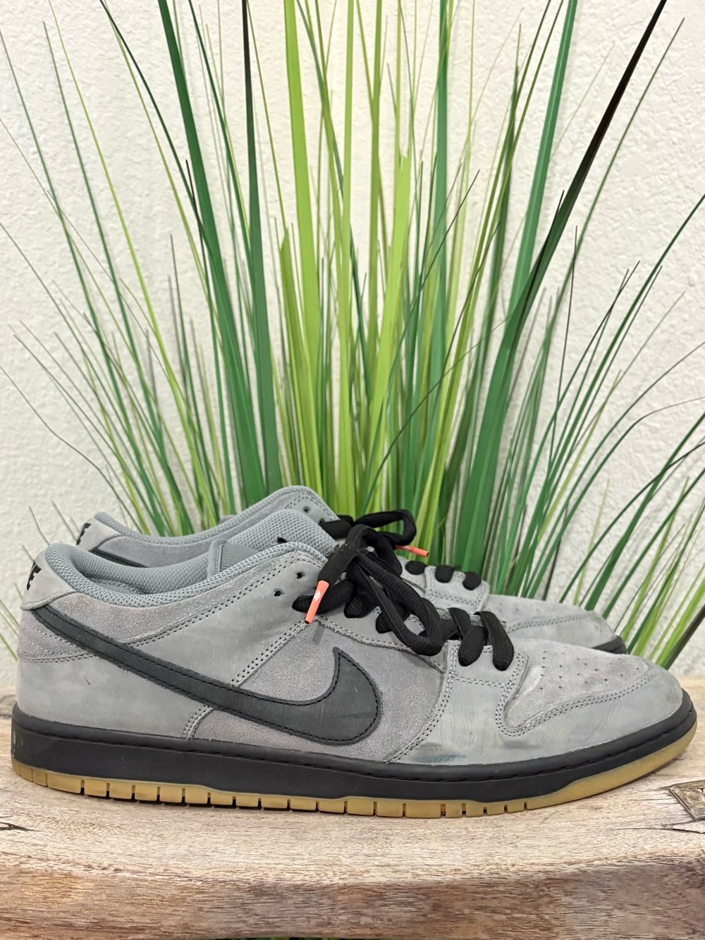 Nike SB Dunk Low Cool Grey Sneakers - Picture 4 of 8